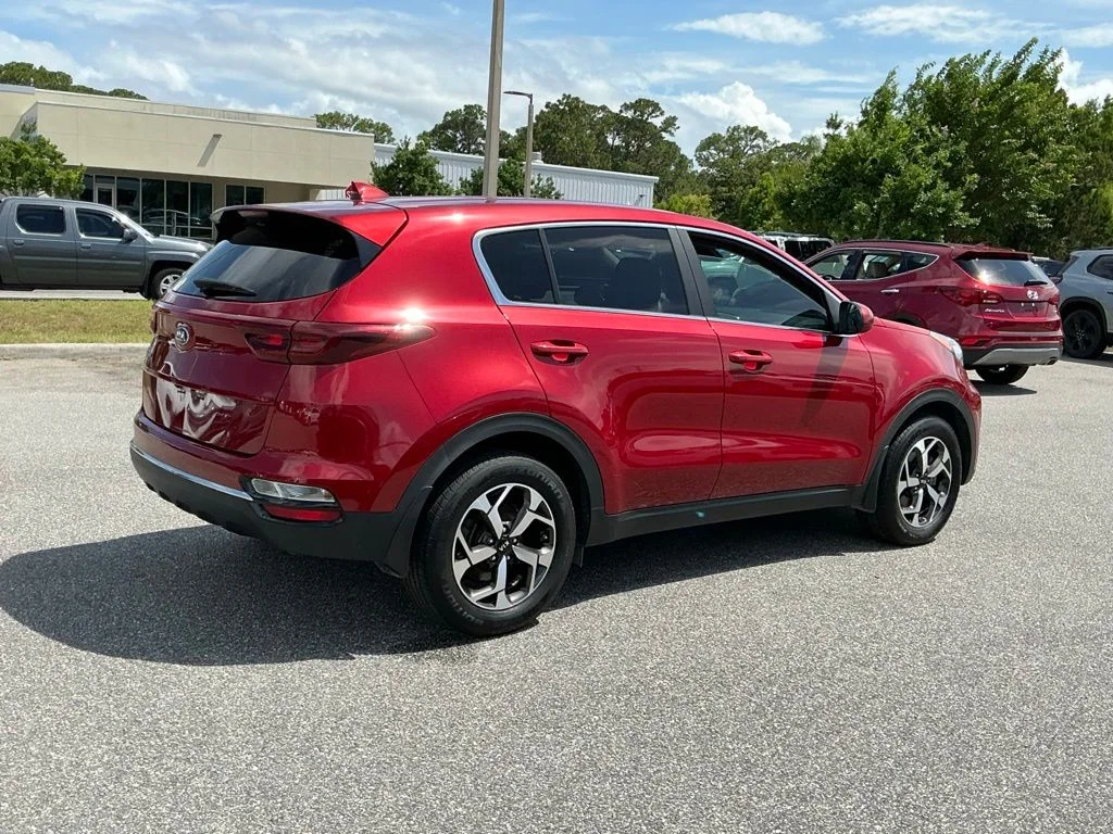 Used 2022 Red Kia LX image 11