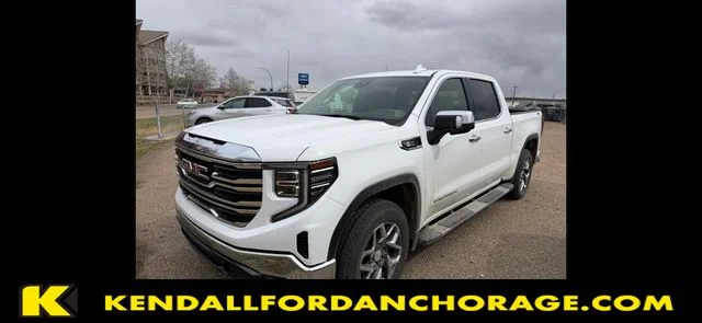 Used 2025 White GMC SLT image 1