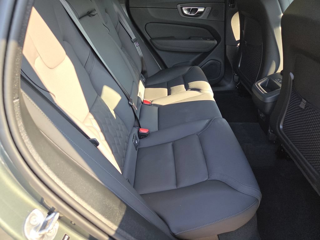2026 Volvo XC60 Plus - Photo 5