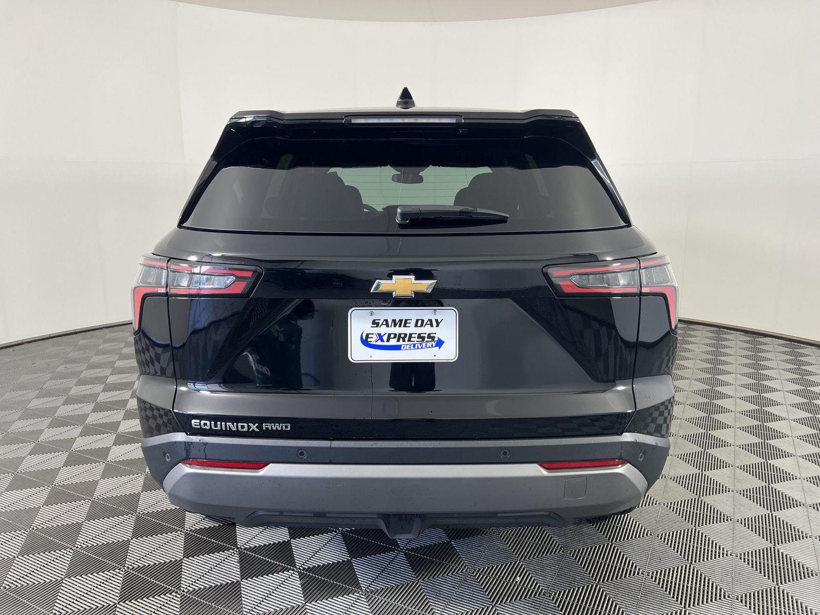 Used 2026 Mosaic Black Metallic Chevrolet AWD LT image 4