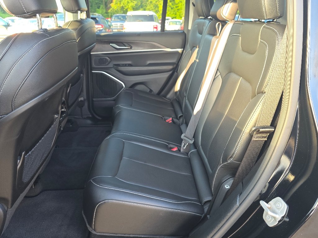 Used 2023 Diamond Black Crystal Pearl Coat Jeep 4xe image 29