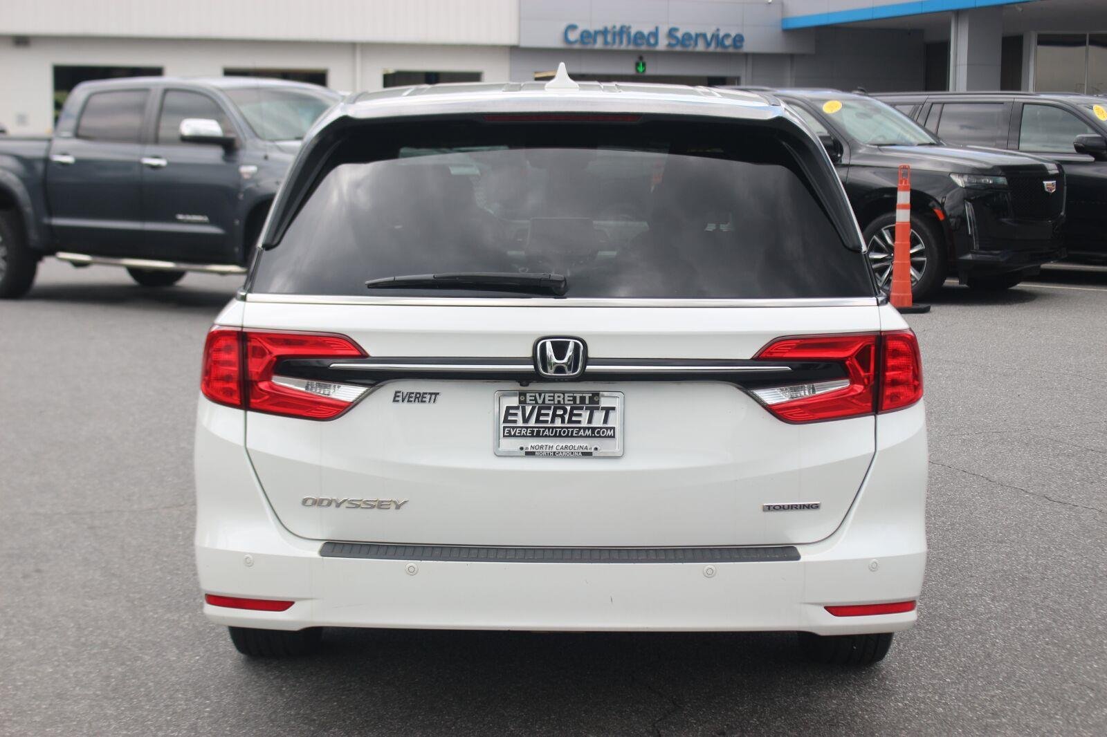 Used 2021 Platinum White Pearl Honda Touring image 6