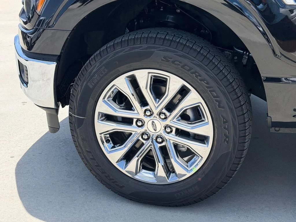 New 2026 Agate Black Metallic Ford XLT image 5