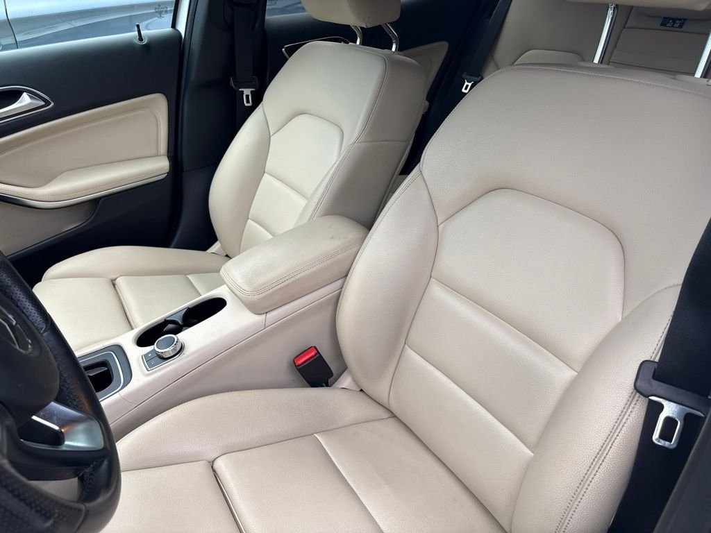 Used 2018 White Mercedes-Benz GLA 250 image 6