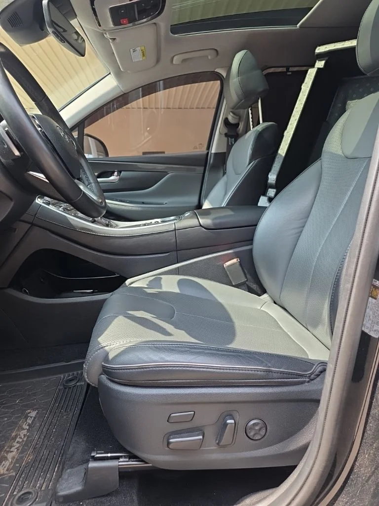 Used 2023 Black Hyundai Limited image 12
