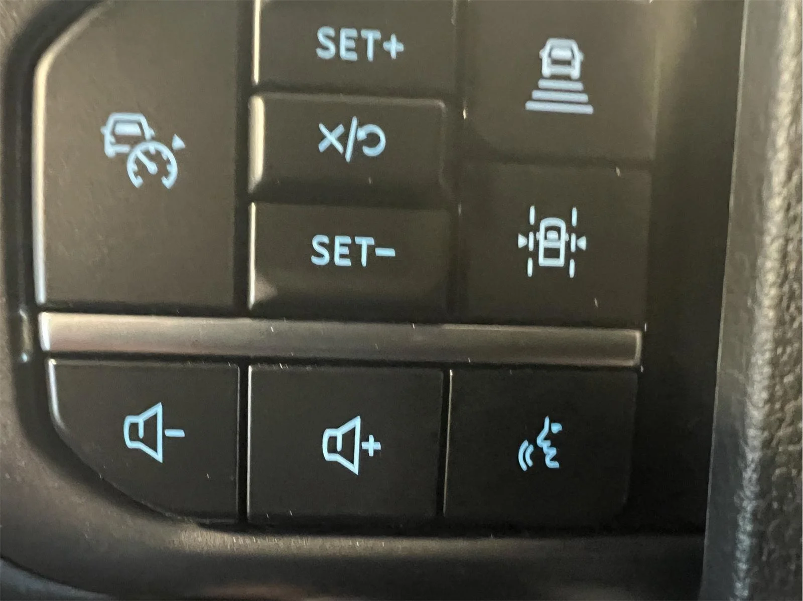 Used 2026 Avalanche Ford LARIAT image 23