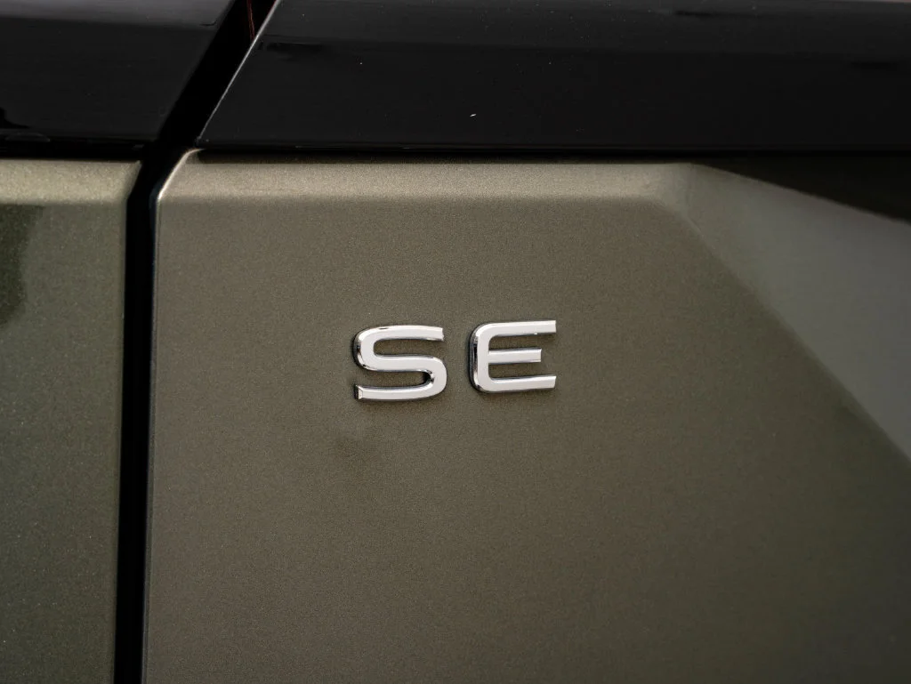 Used 2025 Avocado Green Pearl Volkswagen 2.0T Peak Edition image 19