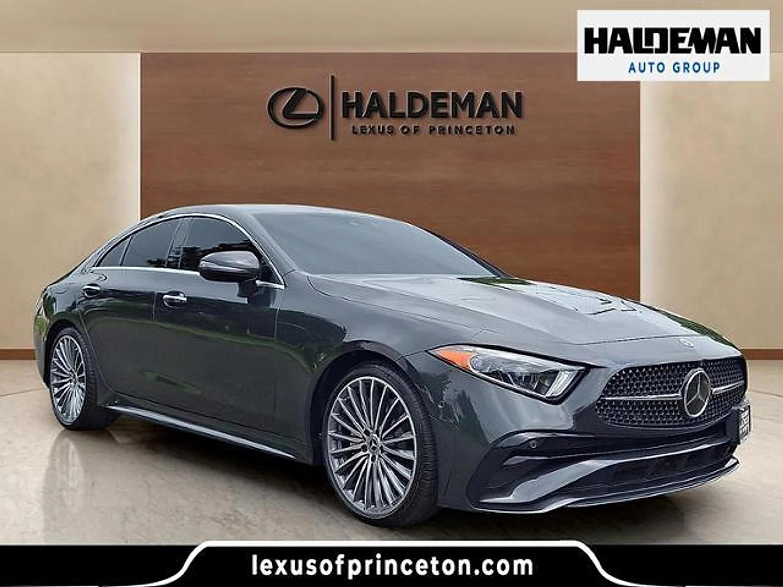 Used 2022 Obsidian Black Metallic Mercedes-Benz 4MATIC® image 1