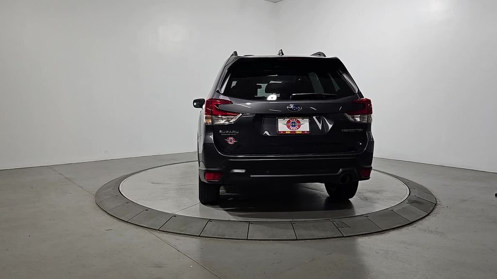 Used 2022 Gray Subaru Limited image 4