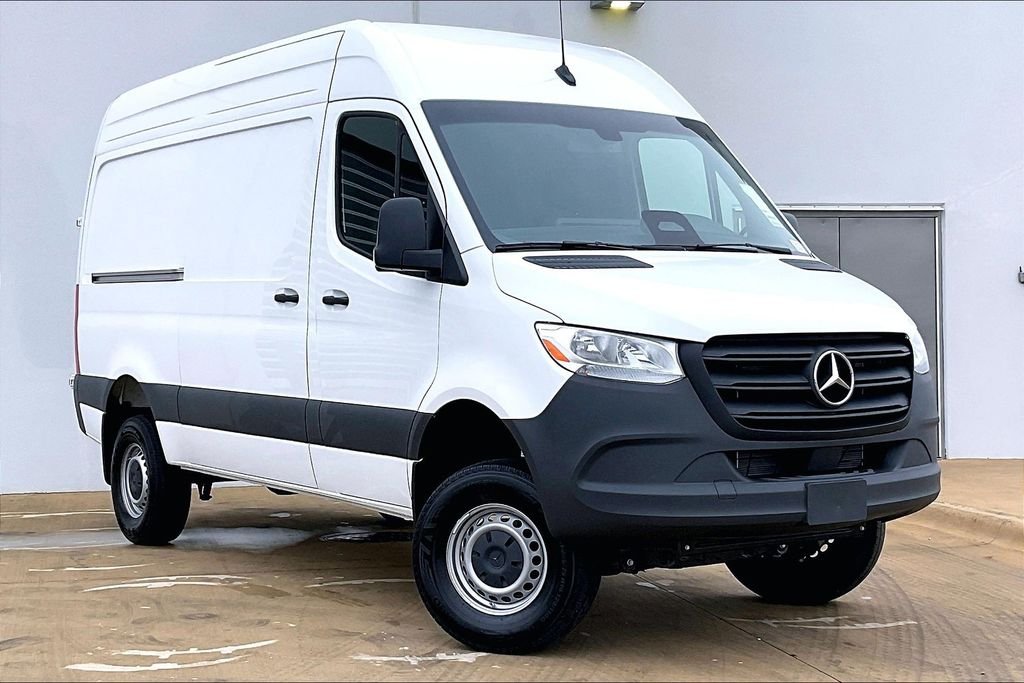 2025 Mercedes-Benz Sprinter 2500 144 WB HO Standard Roof 4x4's photo