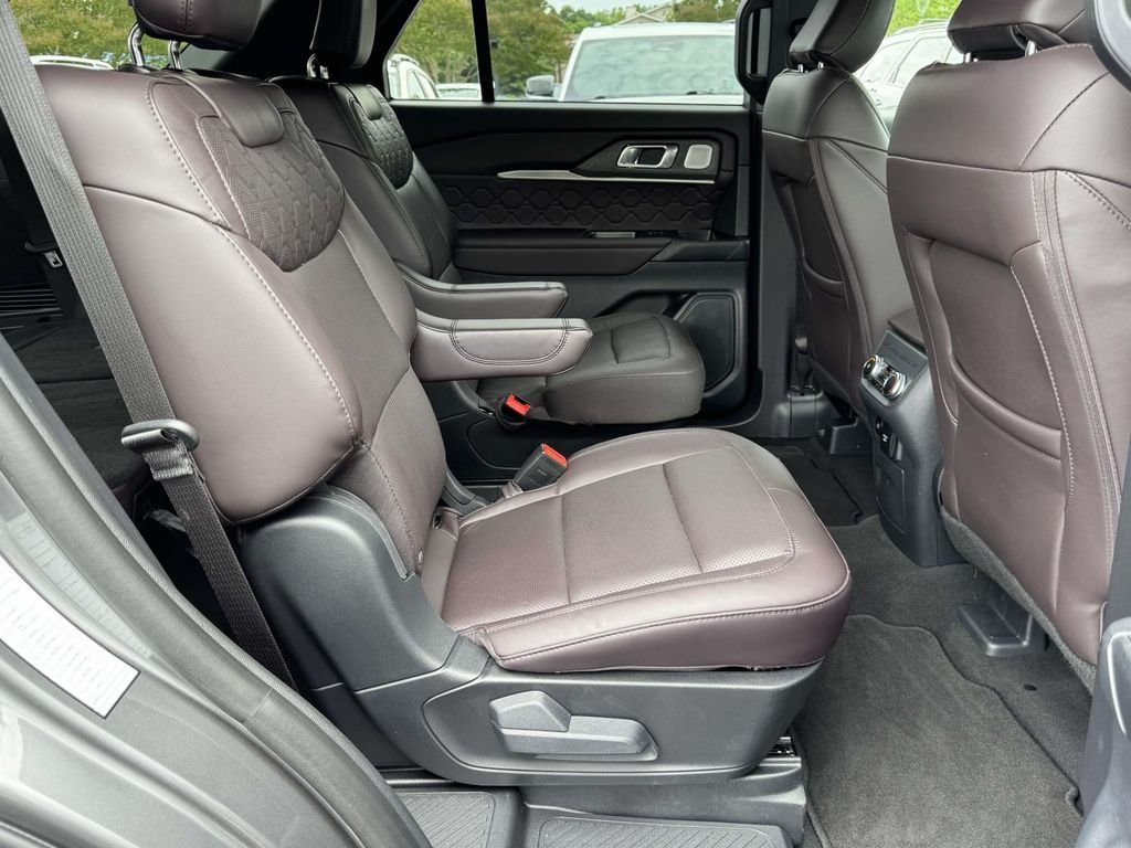 Used 2026 Gray Ford Platinum image 15