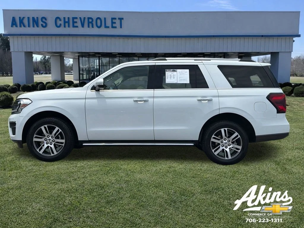 2022 Ford Expedition Limited's photo
