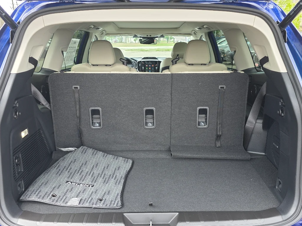 New 2026 SAPPHIRE BLUE PEARL Subaru Limited 7-Passenger image 4