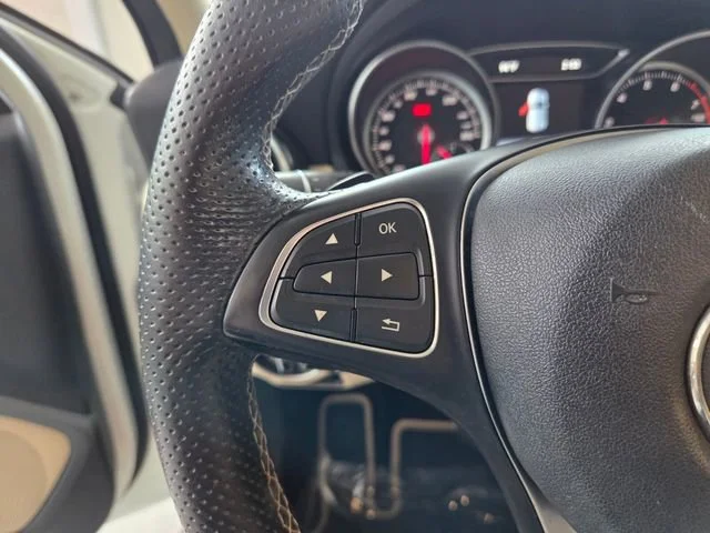 Used 2019 White Mercedes-Benz GLA 250 image 29