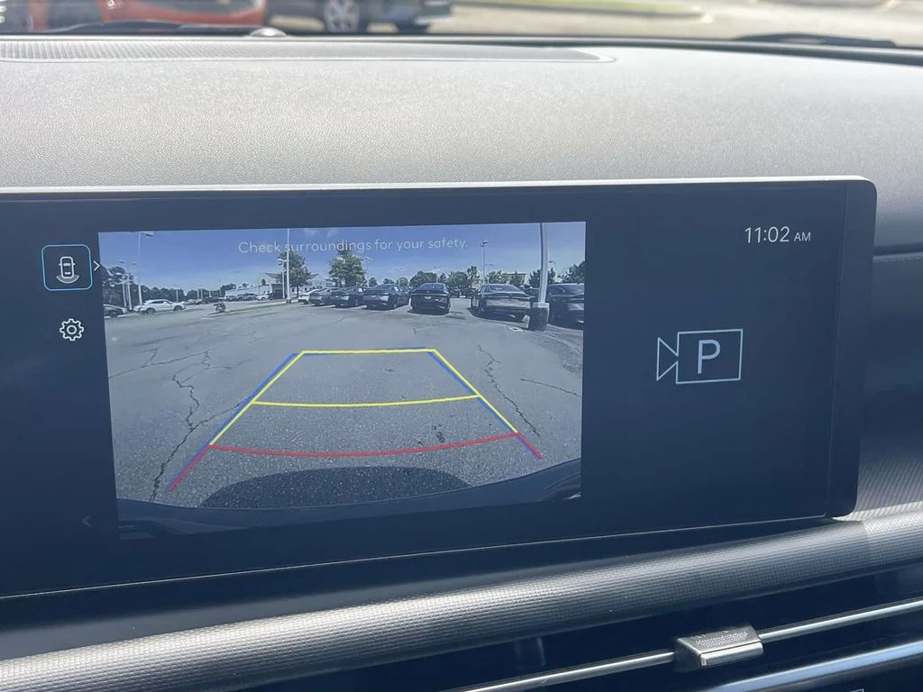 Used 2025 Gray Hyundai SEL image 25
