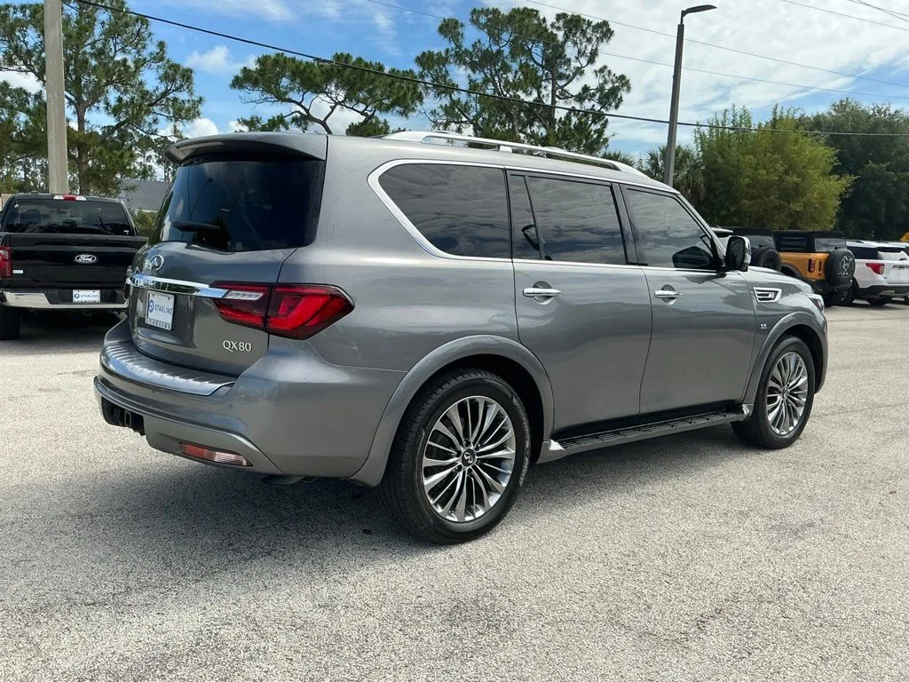 Used 2019 Gray INFINITI LUXE image 10