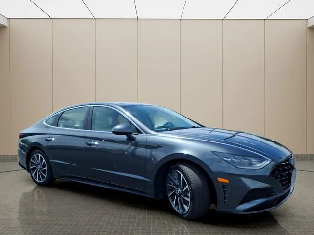Used 2022 Gray Hyundai Limited image 4
