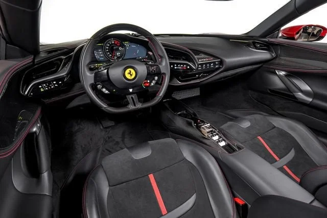 Used 2023 Rosso California Ferrari  image 25