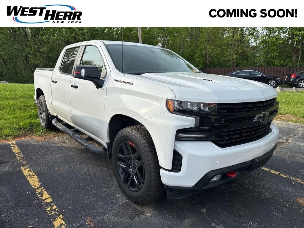 Used 2022 Summit White Chevrolet RST image 1