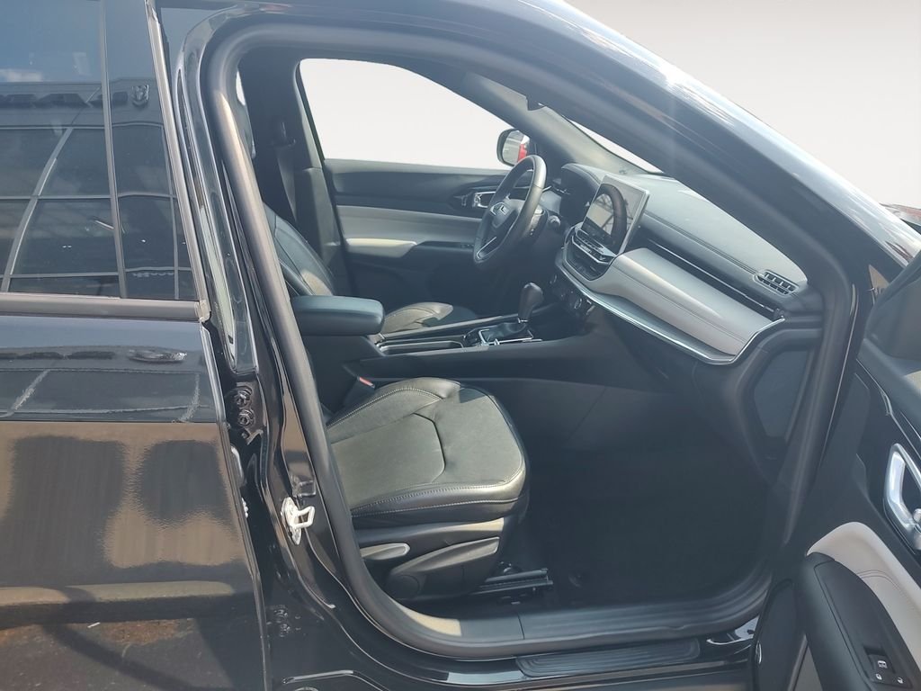 Used 2023 Black Jeep Limited image 15