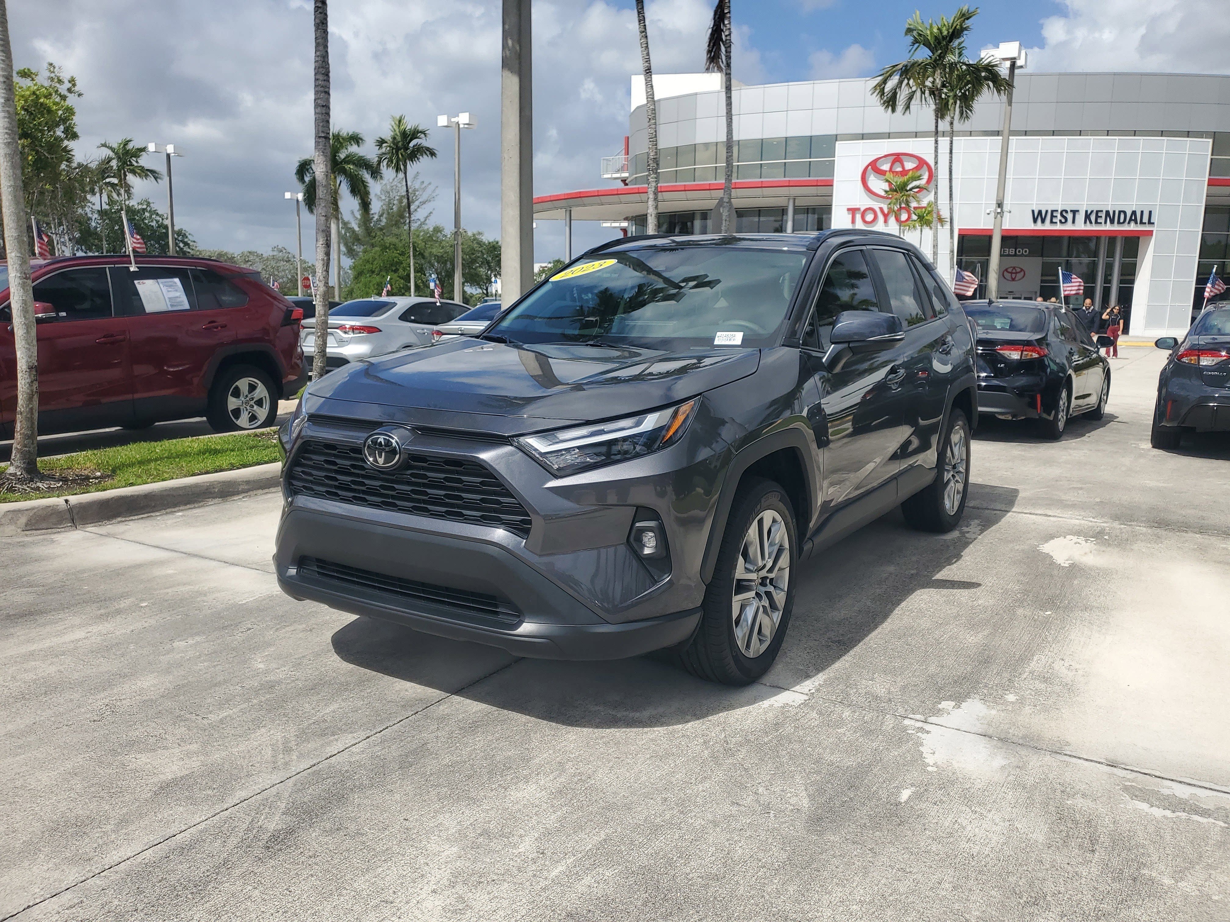 Certified Used 2023 Magnetic Gray Metallic Toyota XLE Premium image 7