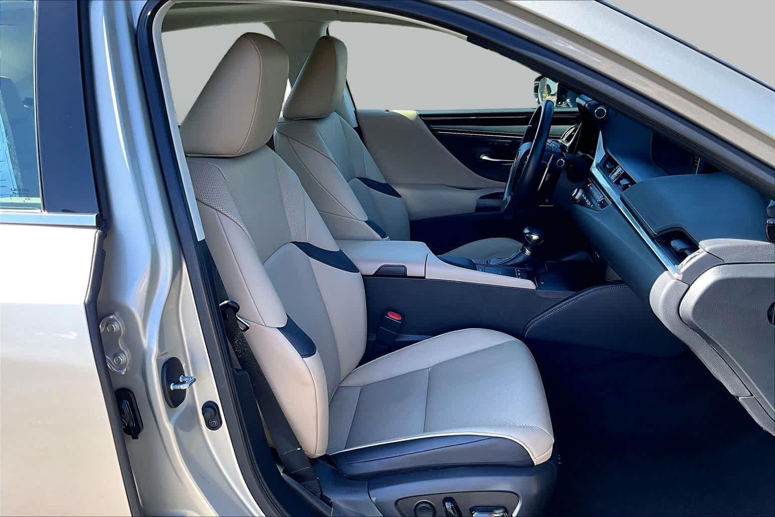 Pre-Owned 2021 Lexus ES 350