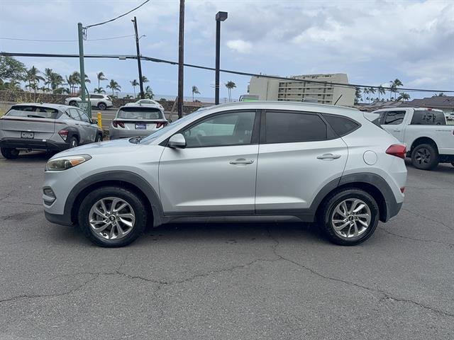 Used 2016 Molten Silver Hyundai SE image 2
