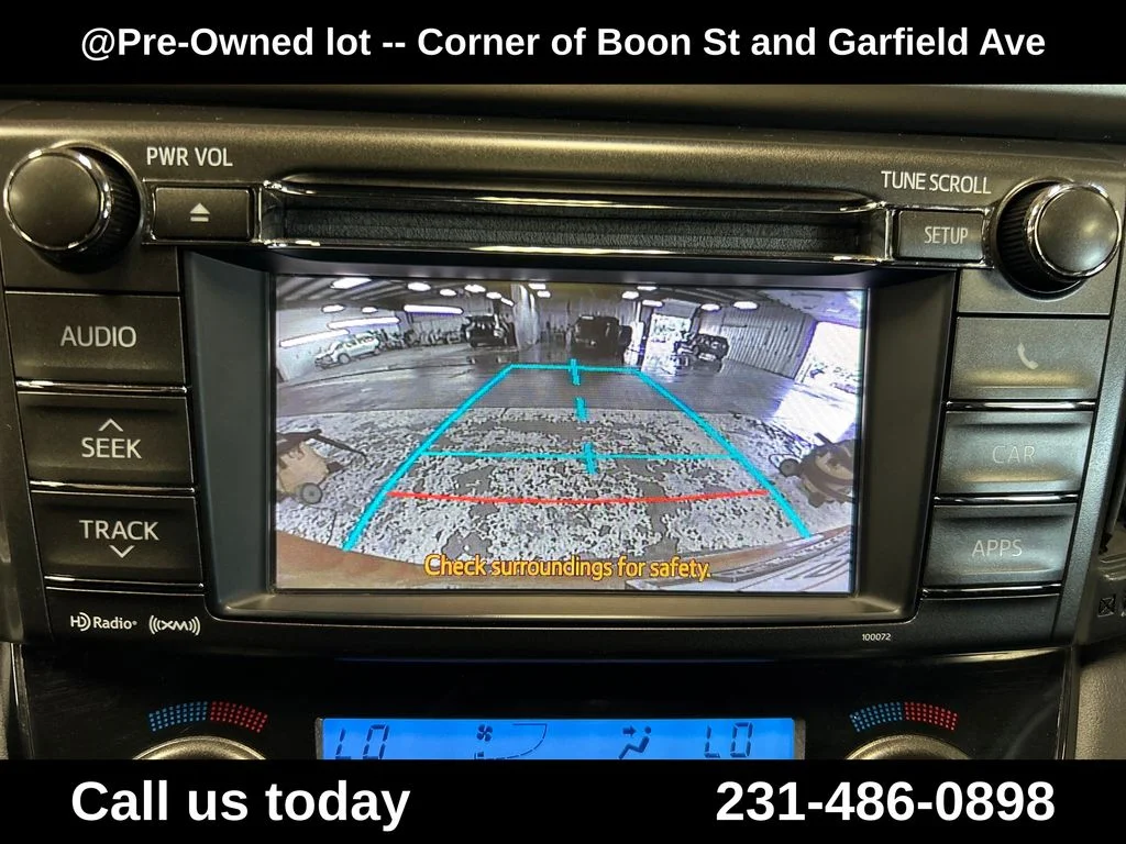 Used 2013 Red Toyota XLE image 25