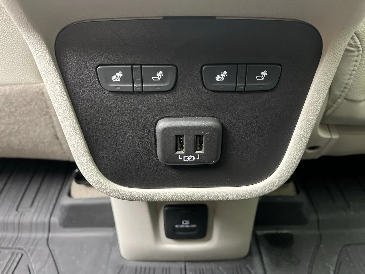 Used 2024 White Frost Tricoat GMC Denali image 14