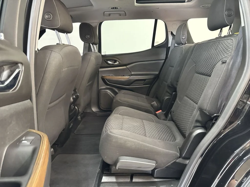 Used 2019 Ebony Twilight Metallic GMC SLE-2 image 16