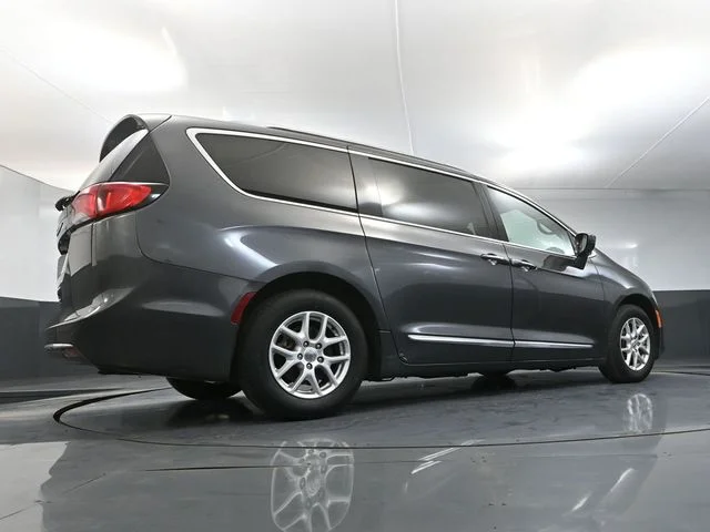 Used 2020 Gray Chrysler Touring L image 40