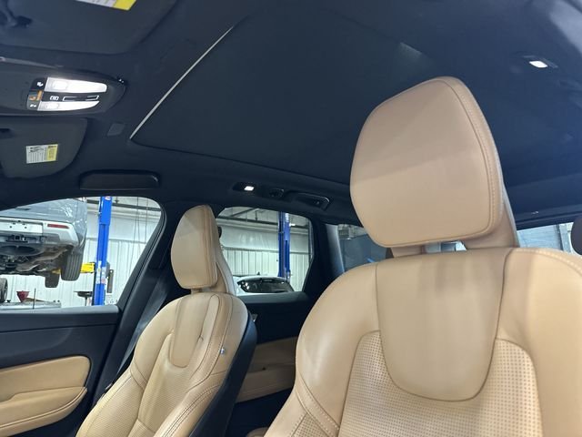 Used 2022  Volvo B5 Inscription image 20