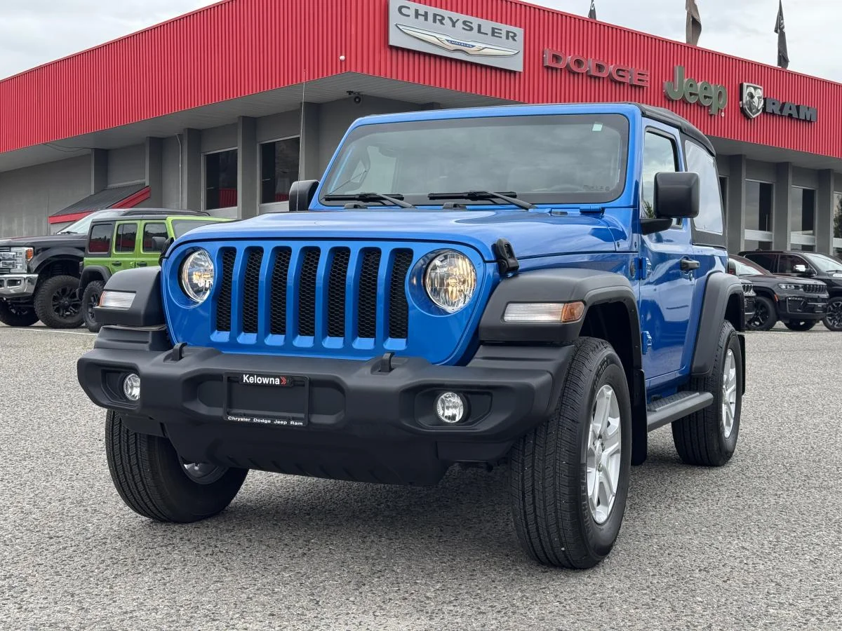 Used 2023 Blue Jeep Sport S image 1