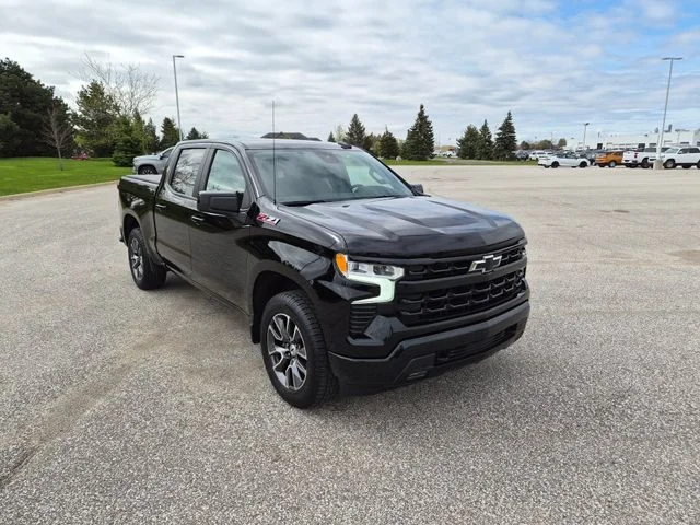 Used 2022 Black Chevrolet RST image 3