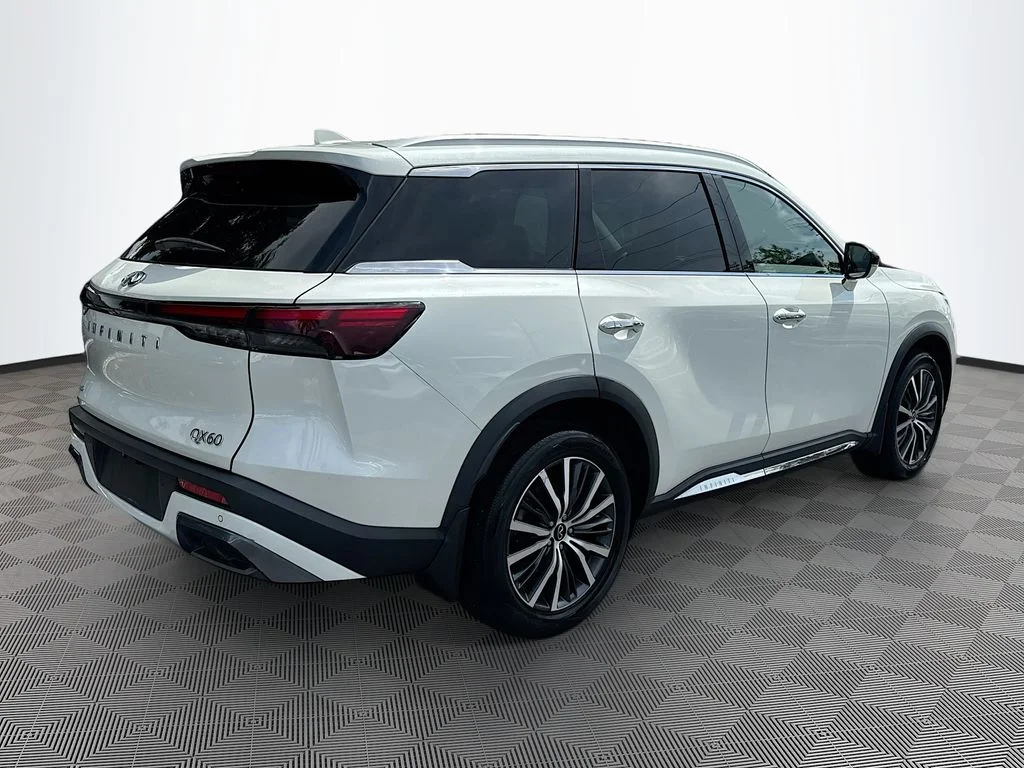 Certified Used 2023 White INFINITI Sensory image 6