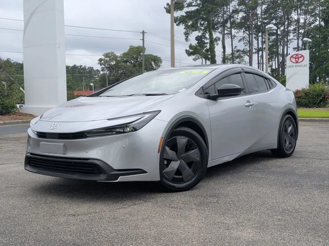 2023 Toyota Prius LE FWD's photo