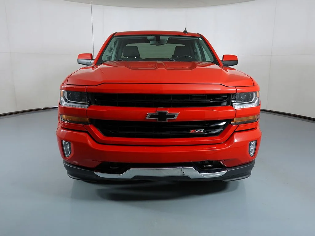 Used 2018 Red Chevrolet LT image 3