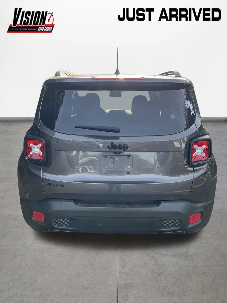 Used 2017 Gray Jeep Latitude image 4