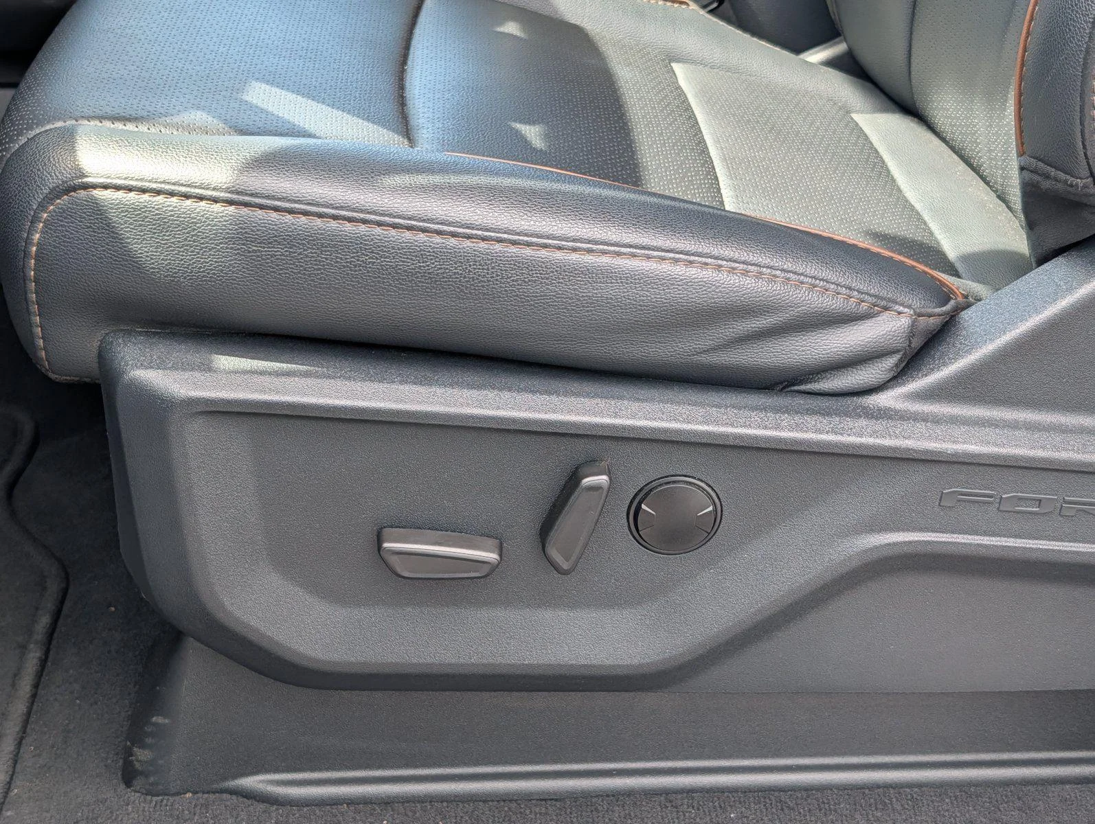 Used 2026 Oxford White Ford Lariat image 11