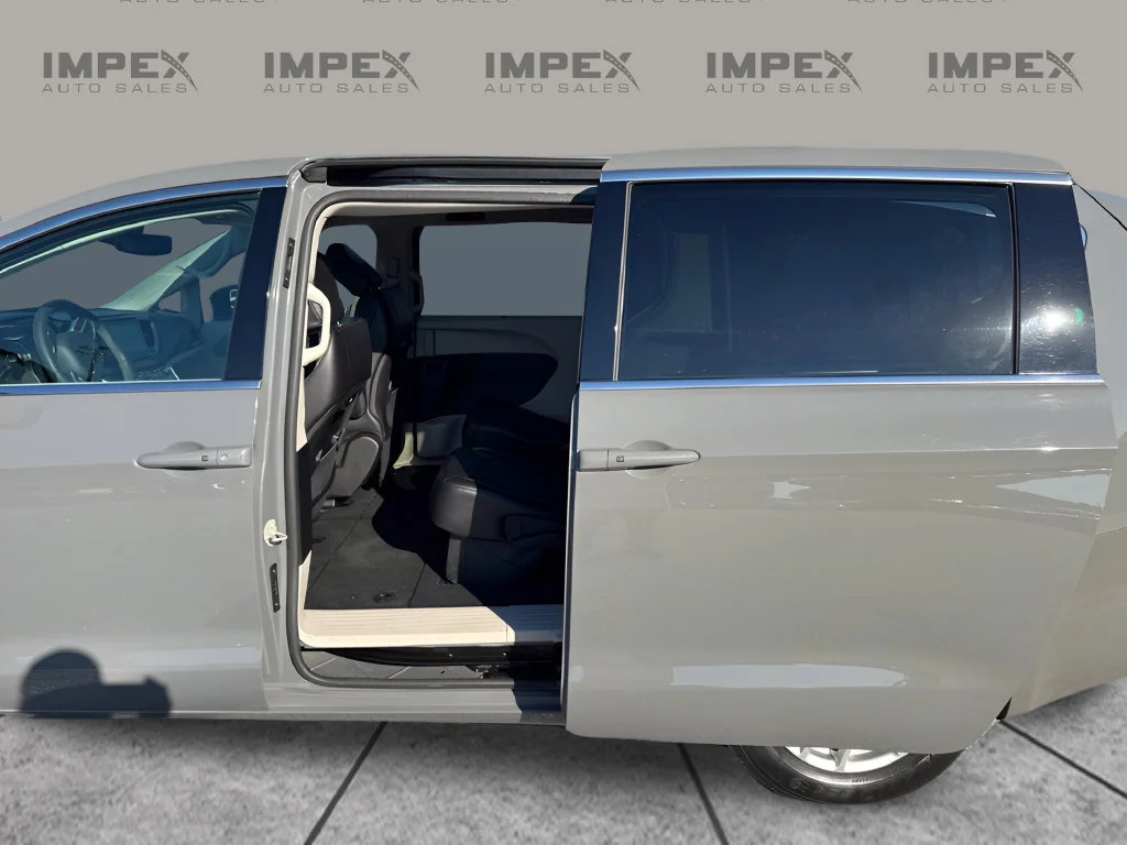 Used 2023 White Chrysler Touring L image 30