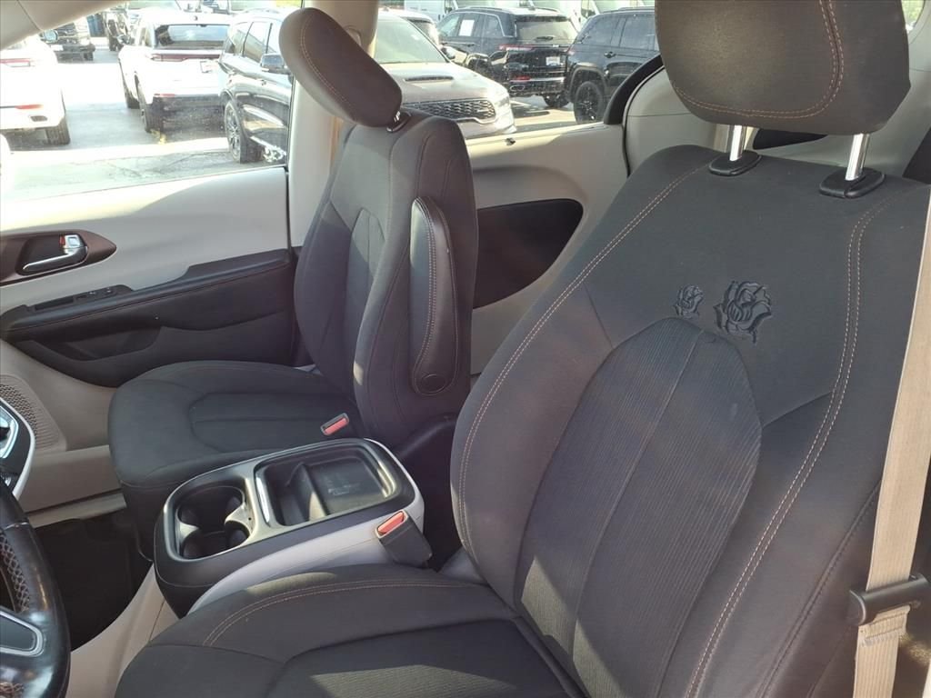 Certified Used 2019 White Chrysler Touring Plus image 10