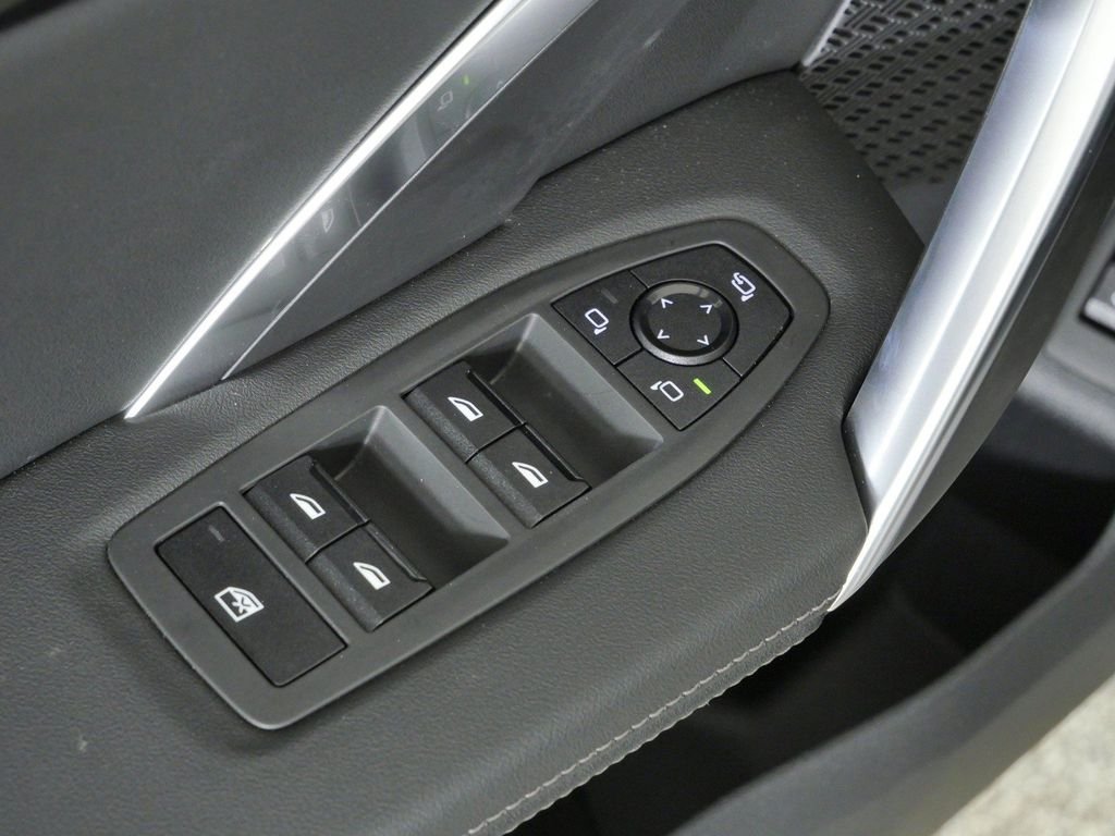 New 2026 Space Silver Metallic BMW xDrive28i image 34