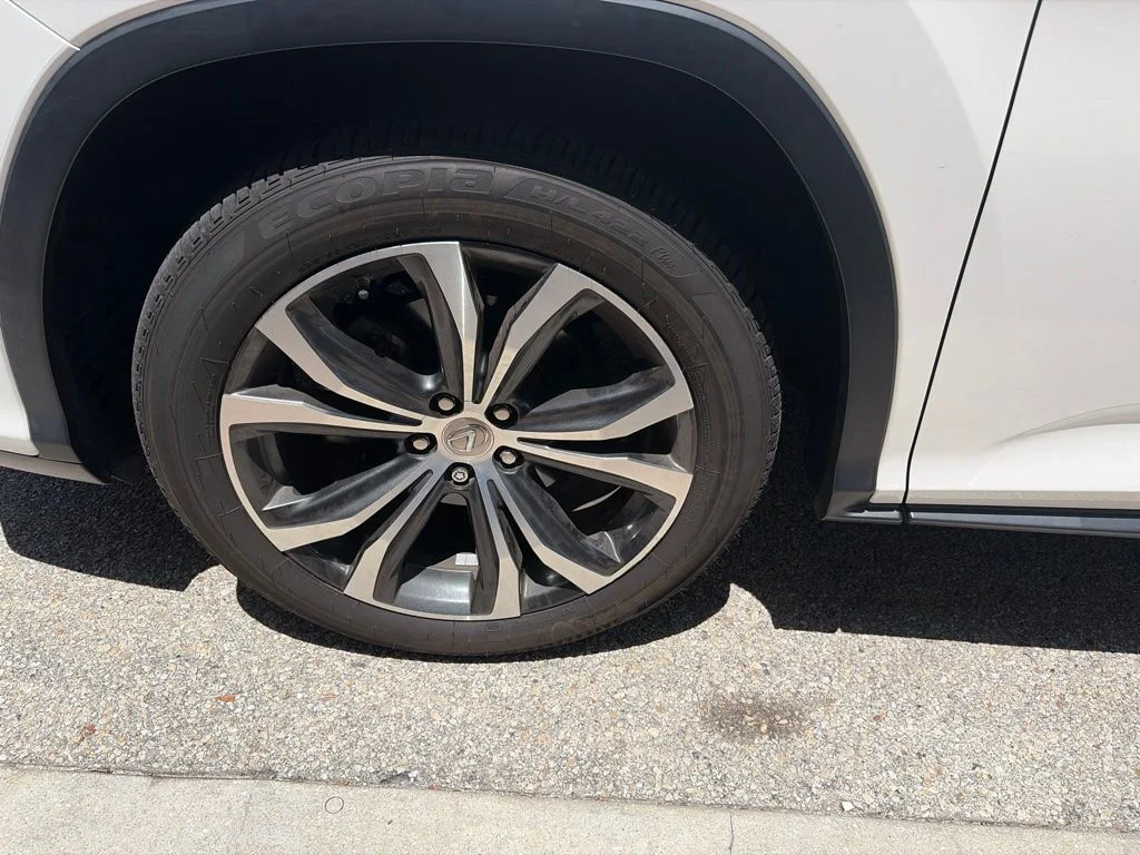 Used 2017 White Lexus 350 image 12