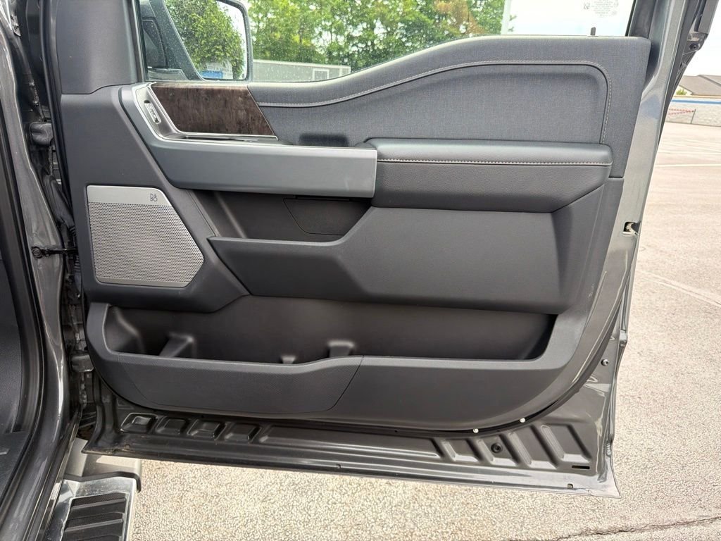 Used 2023 Gray Metallic Ford Lariat image 24