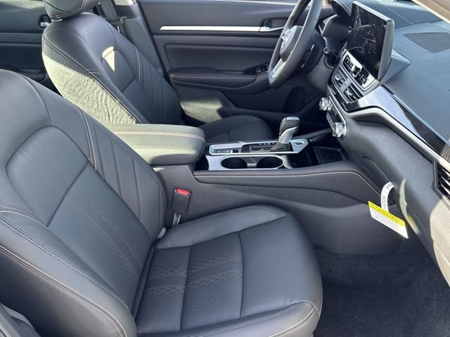 New 2025 Pearl White TriCoat Nissan 2.5 SR image 19
