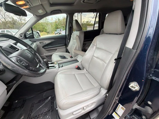 Used 2016  Honda EX-L image 24