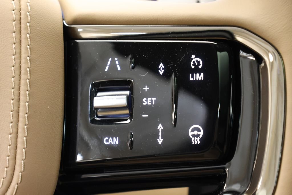 New 2026 British Racing Green Land Rover Dynamic SE image 19