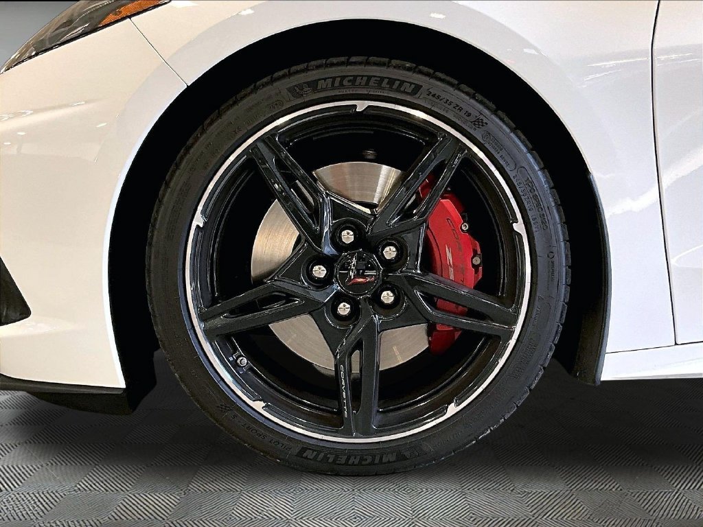Used 2020 White Chevrolet Stingray image 7