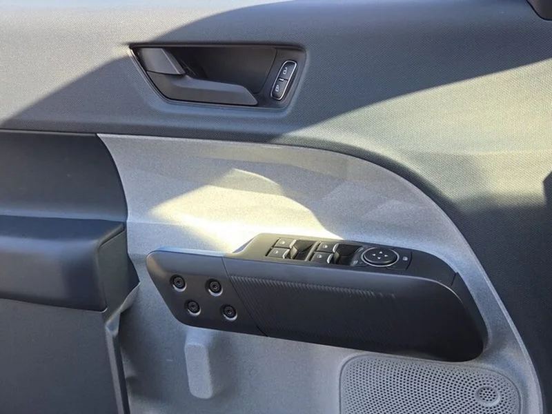 Used 2025 Carbonized Gray Metallic Ford XLT image 28