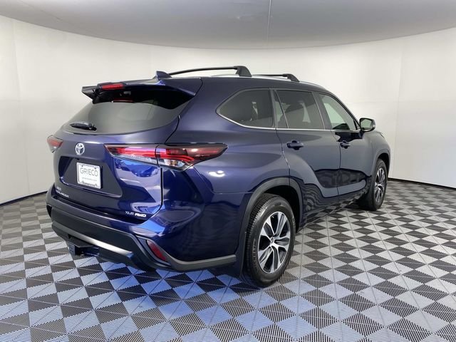 Used 2024 Blue Toyota XLE image 9